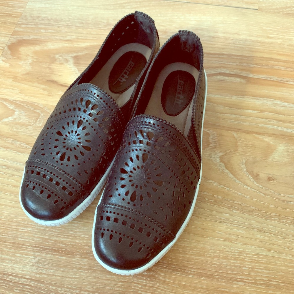 Skechers black slip on shoe size 5